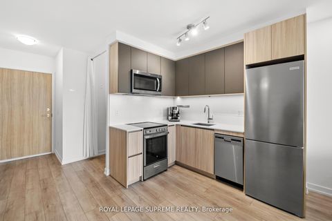 Photo 49 at 925 - 3100 Keele Street, CFB, Toronto