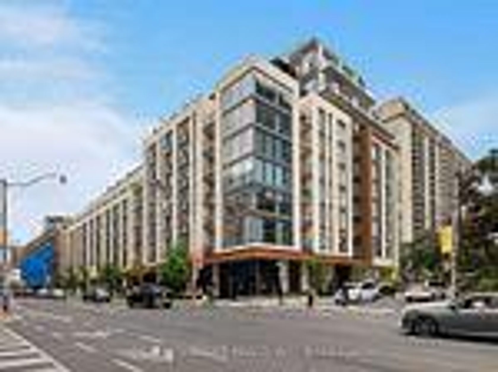 206 - 6 Jackes Avenue, Moore Park, Toronto by Loree Meneguzzi Real Estate 206 - 6 Jackes Avenue, Moore Park, Toronto