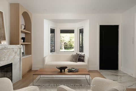 Photo 3 at 69 CONSTANCE Street, Swansea, Toronto