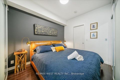 Photo 6 at 512 - 14 York Street, Waterfront Communities C1, Toronto