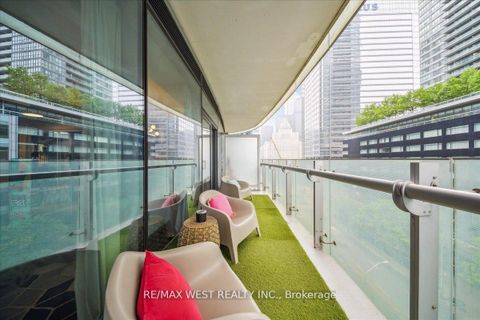Photo 8 at 512 - 14 York Street, Waterfront Communities C1, Toronto
