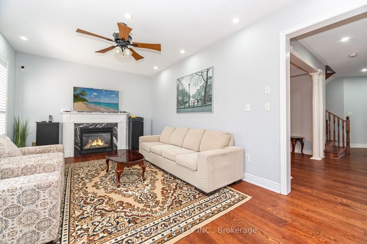 Photo 10 at 8 Goreridge Crescent, Bram East, Brampton