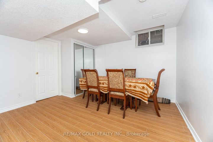 Photo 26 at 8 Goreridge Crescent, Bram East, Brampton