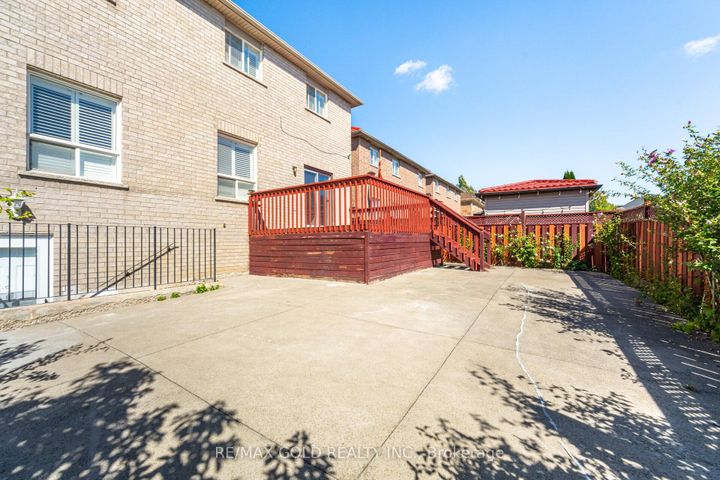 Photo 29 at 8 Goreridge Crescent, Bram East, Brampton