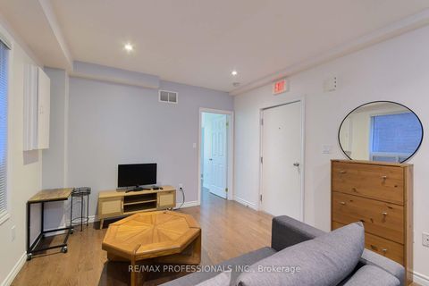 Photo 11 at 945 Logan Avenue, Danforth, Toronto