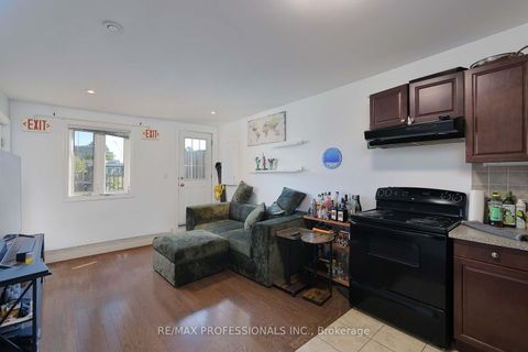 Photo 19 at 945 Logan Avenue, Danforth, Toronto