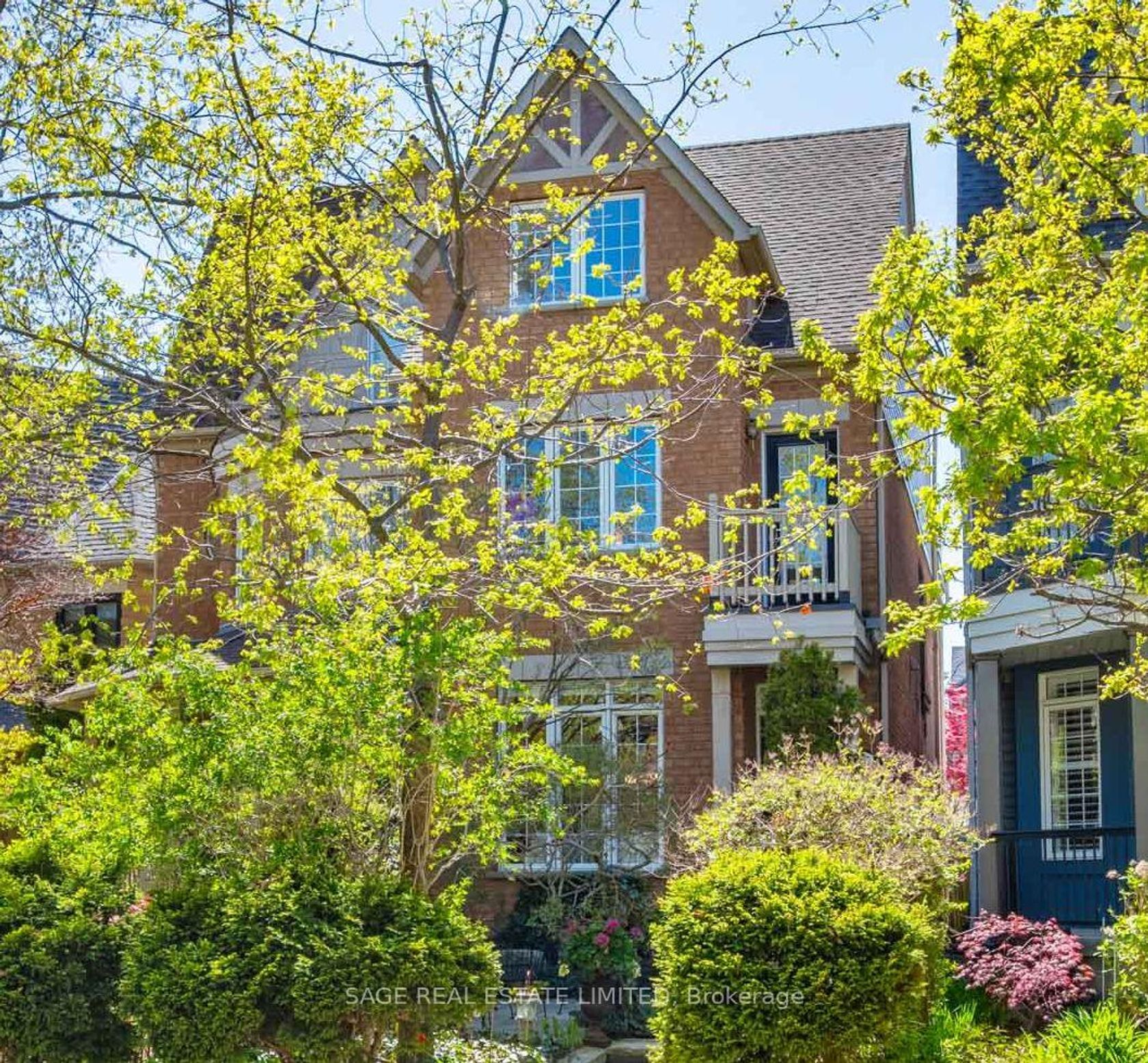116 Boardwalk Drive, The Beaches, Toronto 