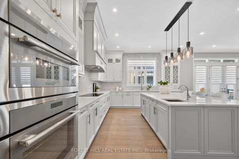 Photo 12 at 71 Sofia Olivia Crescent, Patterson, Vaughan