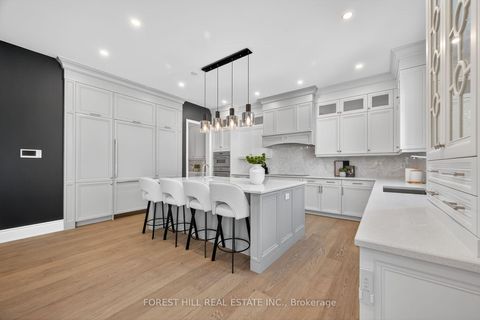 Photo 16 at 71 Sofia Olivia Crescent, Patterson, Vaughan