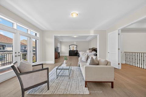 Photo 31 at 71 Sofia Olivia Crescent, Patterson, Vaughan