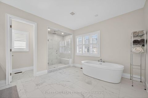 Photo 34 at 71 Sofia Olivia Crescent, Patterson, Vaughan