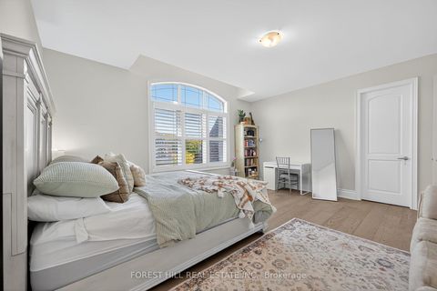 Photo 39 at 71 Sofia Olivia Crescent, Patterson, Vaughan