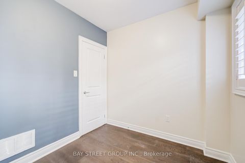 Photo 5 at 51 Lobo Mews, City Centre West, Toronto