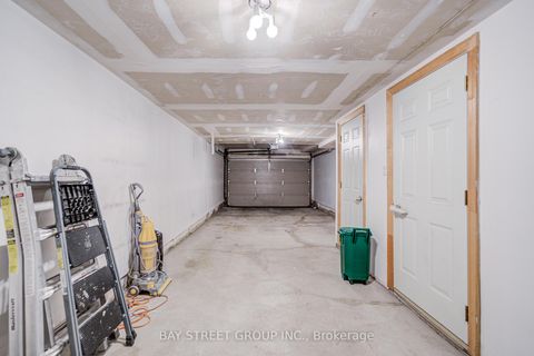 Photo 36 at 51 Lobo Mews, City Centre West, Toronto