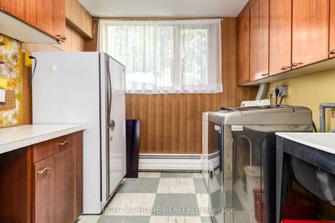 Photo 15 at 32 Donna Court, Newtonbrook East, Toronto