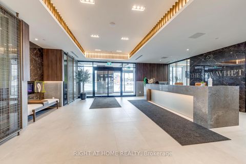 Photo 4 at 136 - 2501 Saw Whet Boulevard, GA Glen Abbey, Oakville