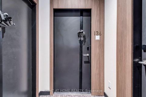 Photo 6 at 136 - 2501 Saw Whet Boulevard, GA Glen Abbey, Oakville