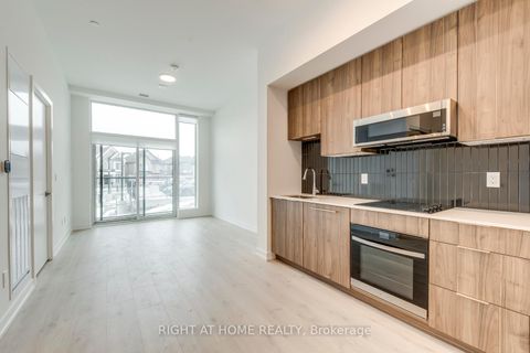 Photo 12 at 136 - 2501 Saw Whet Boulevard, GA Glen Abbey, Oakville