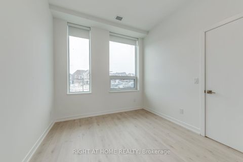 Photo 18 at 136 - 2501 Saw Whet Boulevard, GA Glen Abbey, Oakville