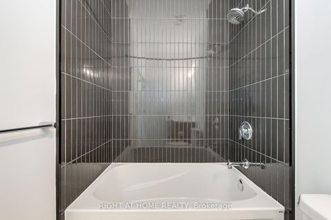 Photo 21 at 136 - 2501 Saw Whet Boulevard, GA Glen Abbey, Oakville