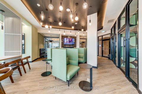 Photo 26 at 136 - 2501 Saw Whet Boulevard, GA Glen Abbey, Oakville