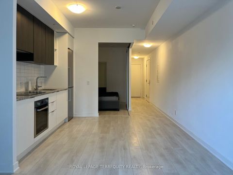 Photo 1 at 423 - 120 Parliament Street, Moss Park, Toronto