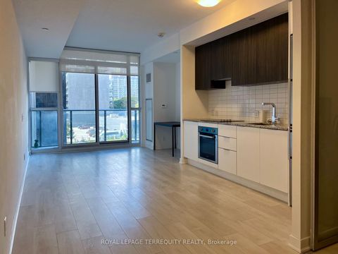 Photo 4 at 423 - 120 Parliament Street, Moss Park, Toronto