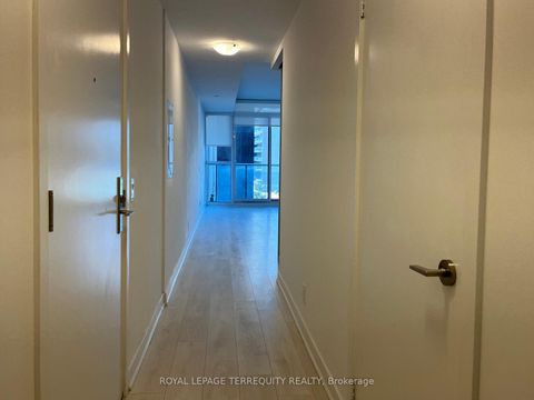 Photo 5 at 423 - 120 Parliament Street, Moss Park, Toronto