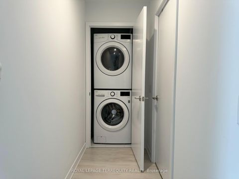 Photo 14 at 421 - 120 Parliament Street, Moss Park, Toronto