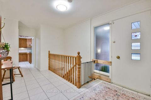 Photo 2 at 25 FLORIDA Crescent, Humbermede, Toronto