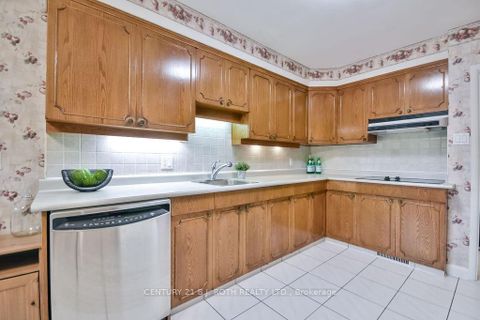 Photo 10 at 25 FLORIDA Crescent, Humbermede, Toronto