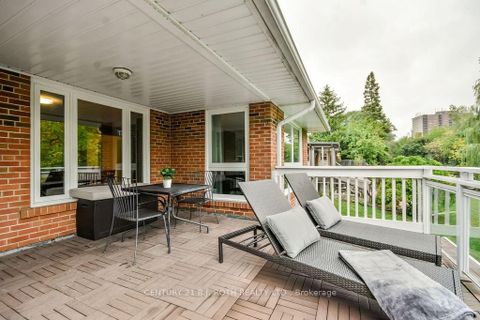 Photo 13 at 25 FLORIDA Crescent, Humbermede, Toronto