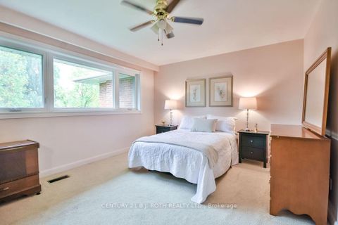 Photo 15 at 25 FLORIDA Crescent, Humbermede, Toronto