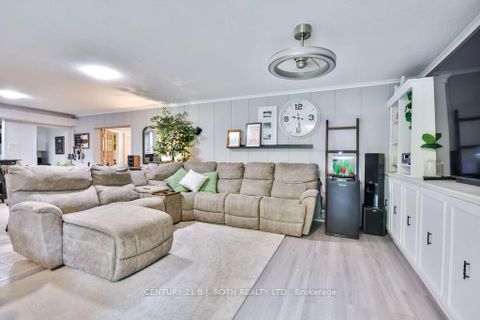 Photo 25 at 25 FLORIDA Crescent, Humbermede, Toronto