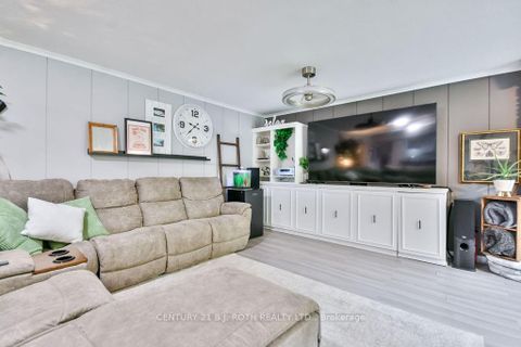 Photo 27 at 25 FLORIDA Crescent, Humbermede, Toronto