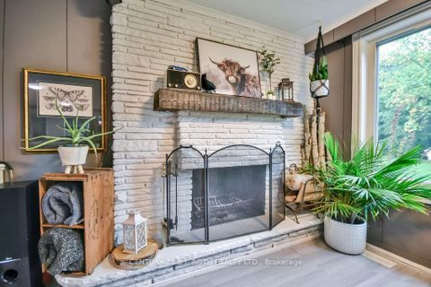 Photo 28 at 25 FLORIDA Crescent, Humbermede, Toronto