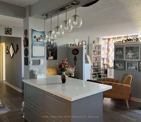 Photo 1 at 709 - 60 Pavane Linkway, Flemingdon Park, Toronto