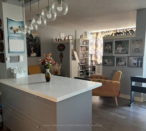 Photo 6 at 709 - 60 Pavane Linkway, Flemingdon Park, Toronto