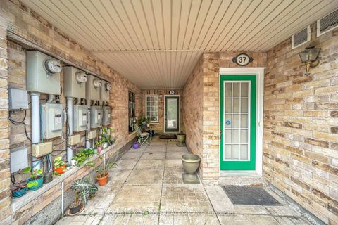 Photo 1 at 38 - 42 Pinery Trail, Malvern, Toronto