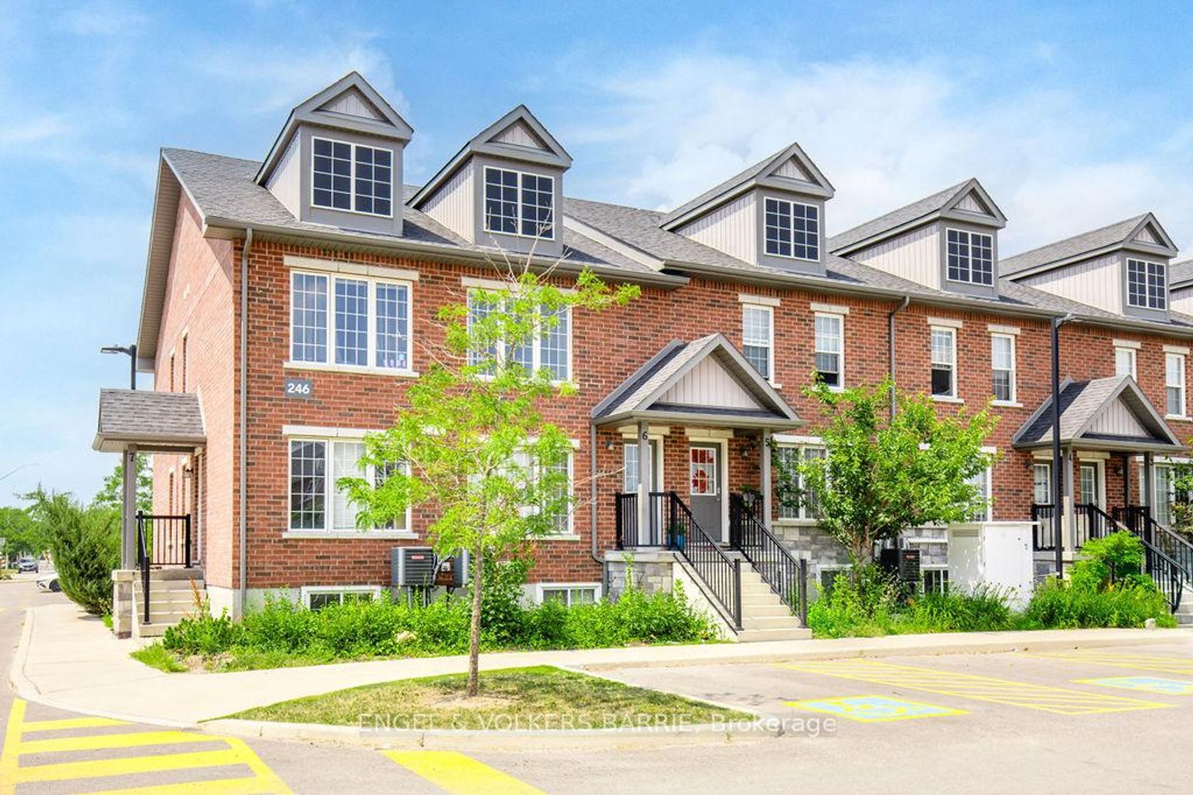 6 - 246 Penetanguishene Road, Georgian Drive, Barrie photo 5