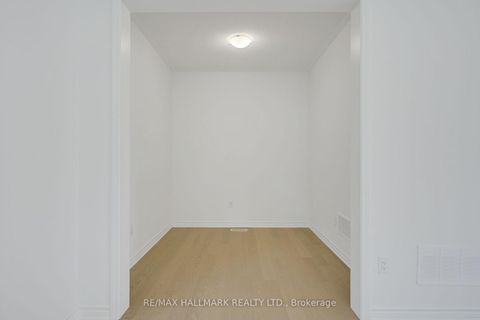 Photo 10 at 634 Newlove Street, Rural Innisfil, Innisfil