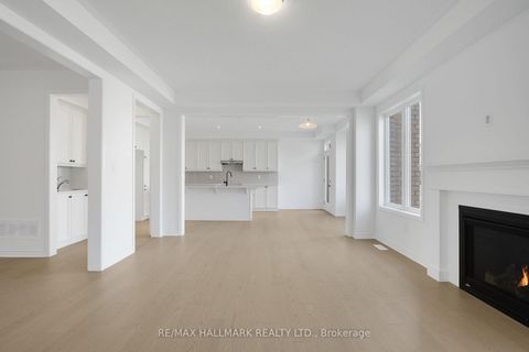 Photo 13 at 634 Newlove Street, Rural Innisfil, Innisfil Photo 13 at 634 Newlove Street, Rural Innisfil, Innisfil