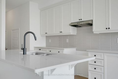 Photo 18 at 634 Newlove Street, Rural Innisfil, Innisfil Photo 18 at 634 Newlove Street, Rural Innisfil, Innisfil