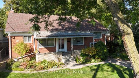 Photo 1 at 16 King Georges Drive W, Greenbrook, Toronto