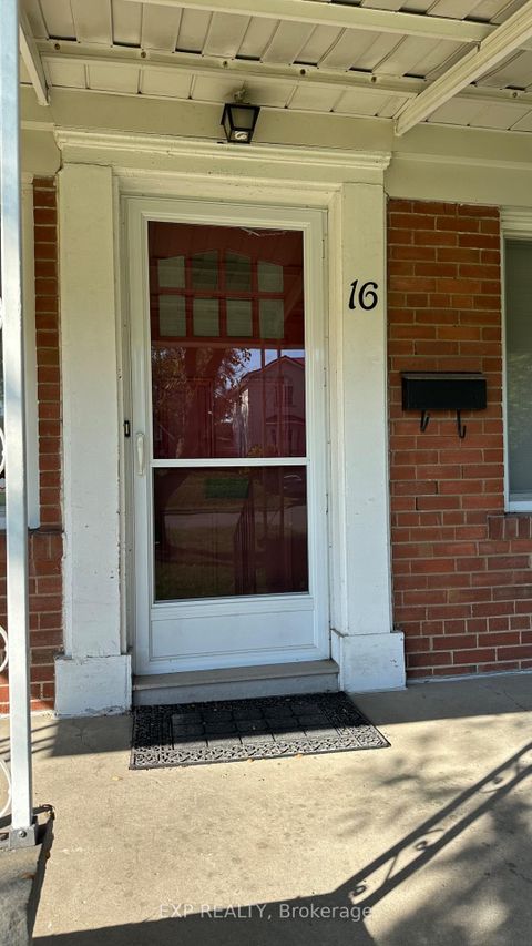 Photo 2 at 16 King Georges Drive W, Greenbrook, Toronto