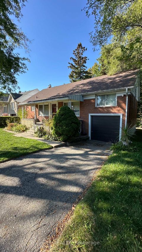 Photo 3 at 16 King Georges Drive W, Greenbrook, Toronto