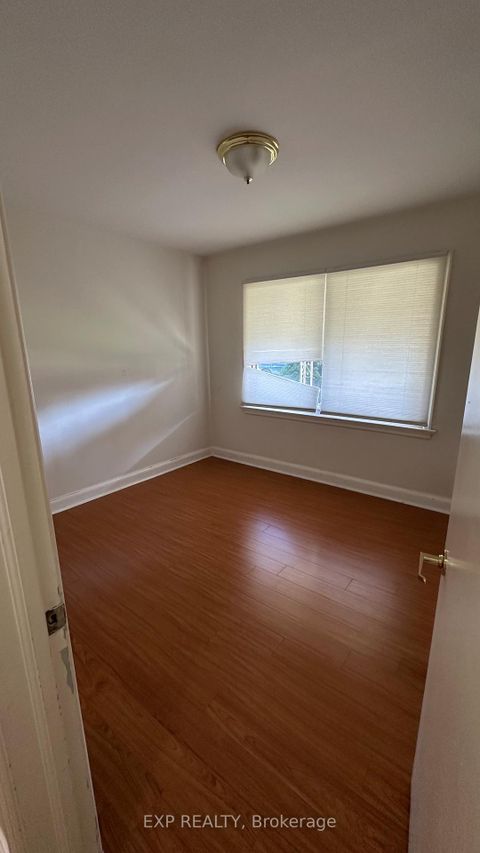 Photo 6 at 16 King Georges Drive W, Greenbrook, Toronto