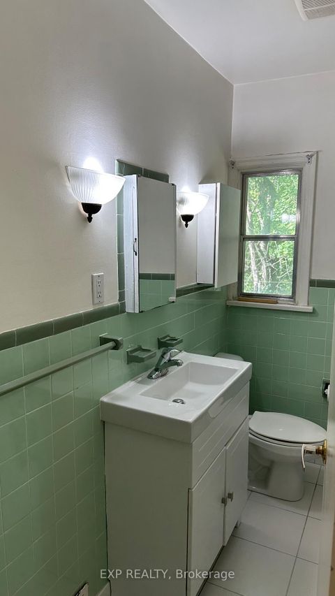 Photo 8 at 16 King Georges Drive W, Greenbrook, Toronto
