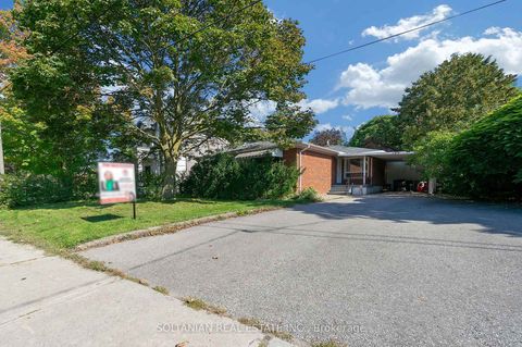 Photo 2 at 183 Maxome Avenue, Newtonbrook East, Toronto