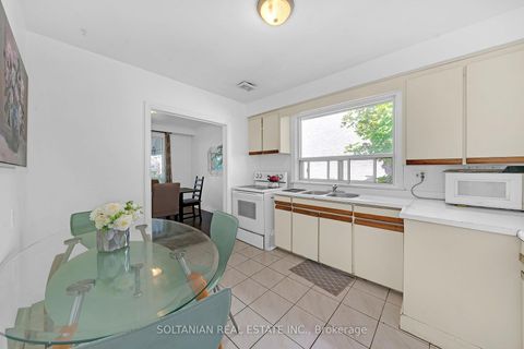 Photo 13 at 183 Maxome Avenue, Newtonbrook East, Toronto